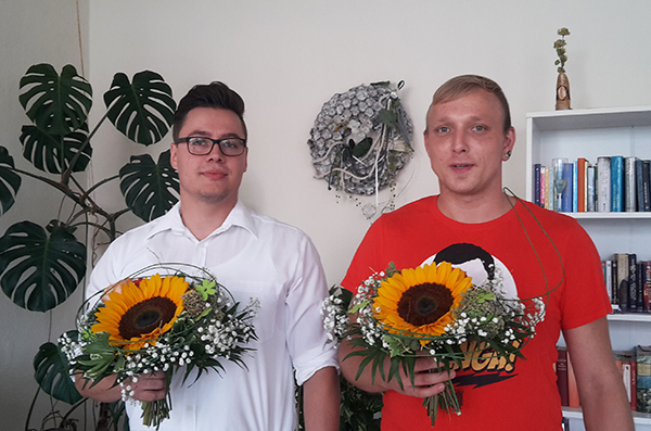 Martin Heier (links) und Maik Sroka haben ihre Ausbildung im AWO pflegeheim "Marie Schall" in Bad Frankenhausen erfolgreich absolviert.